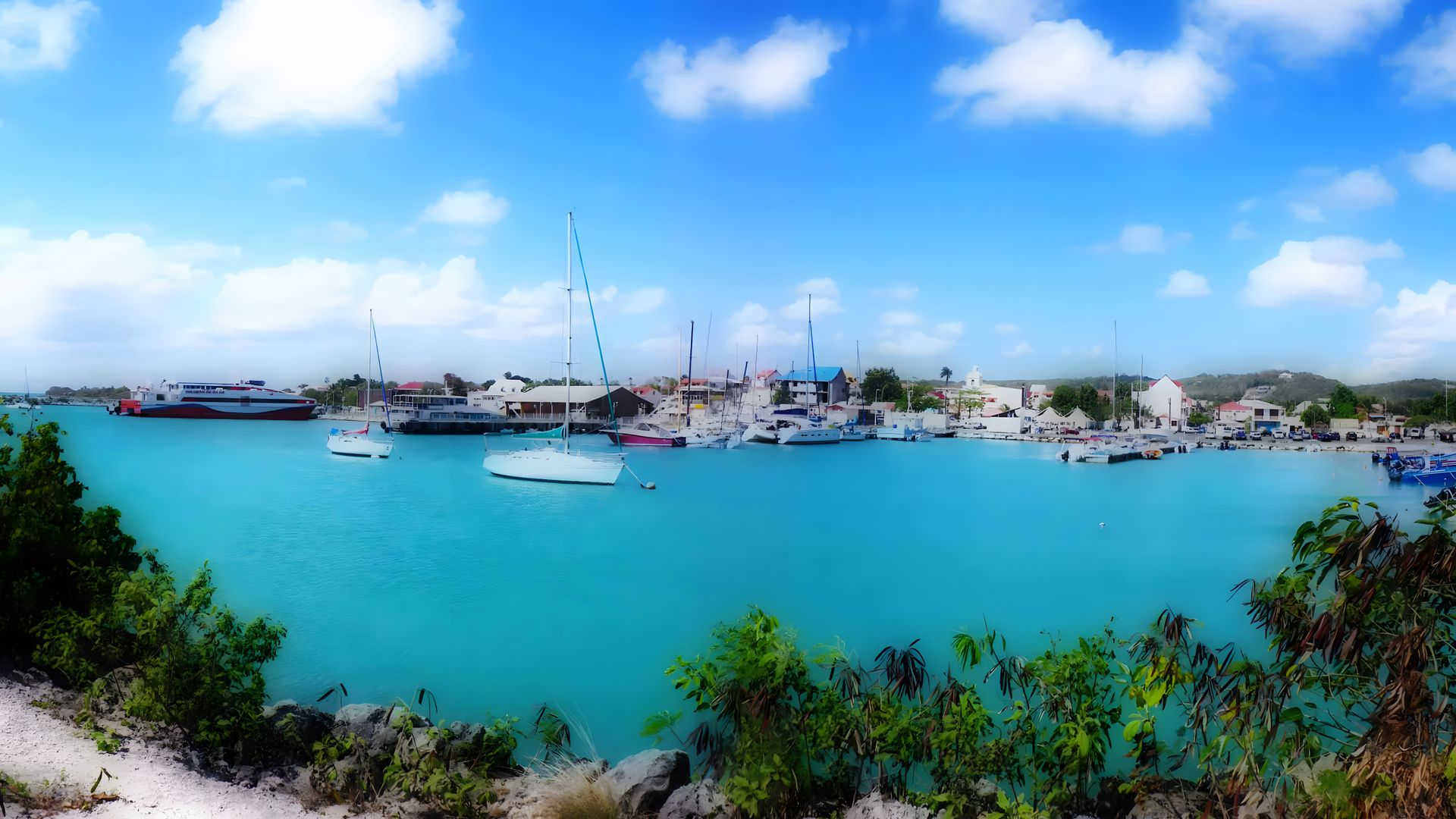 Le port et les eaux turquoise de Grand-Bourg à Marie-Galante